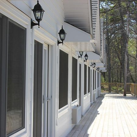 Sportsman'S Inn Resort & Marina Killarney Exterior photo