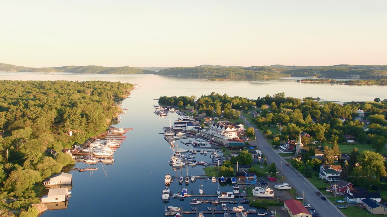 Sportsman'S Inn Resort & Marina Killarney Exterior photo